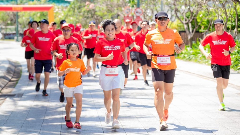Gia đình Luật sư Phạm Thành Long thường có mặt tại các giải Marathon không chuyên